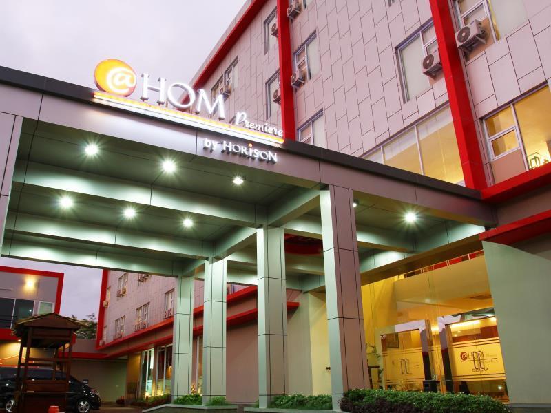 @Hom Premiere Cilacap Exterior photo