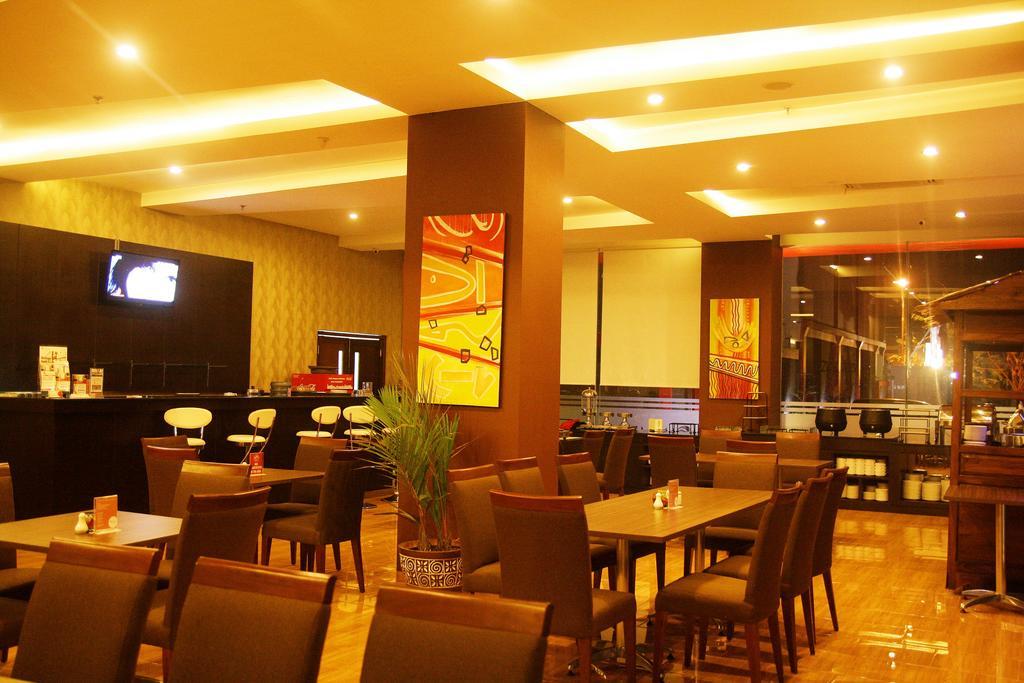 @Hom Premiere Cilacap Exterior photo