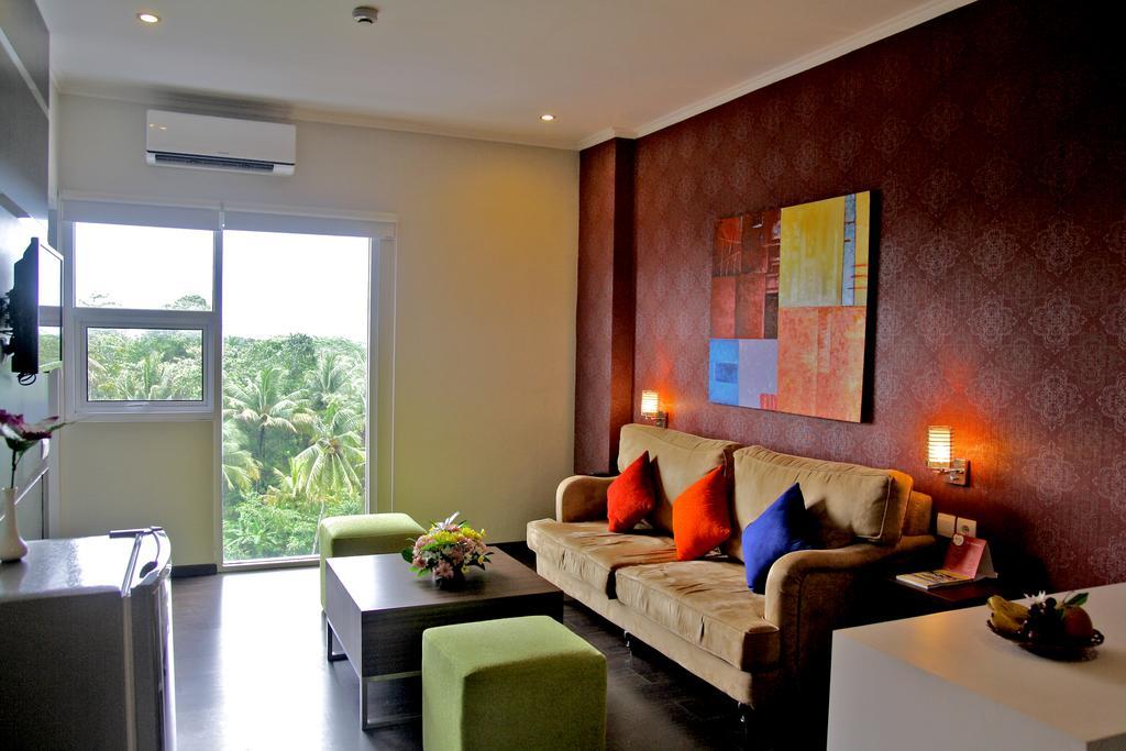 @Hom Premiere Cilacap Exterior photo
