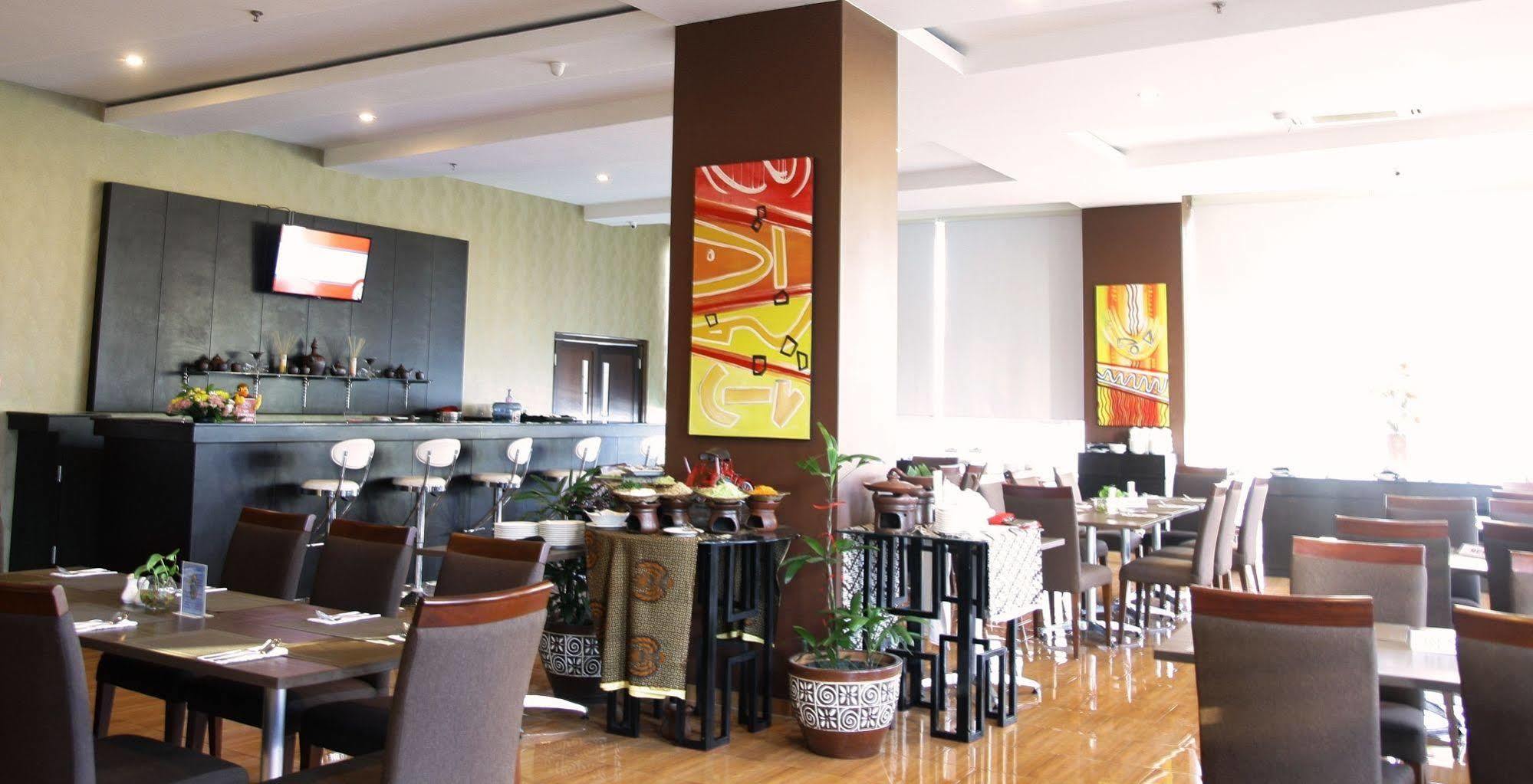 @Hom Premiere Cilacap Exterior photo