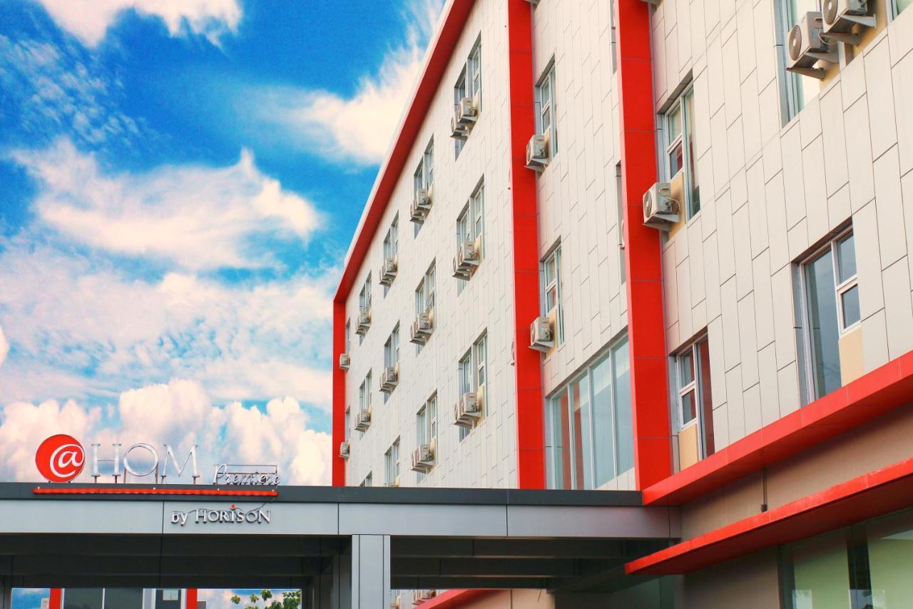 @Hom Premiere Cilacap Exterior photo